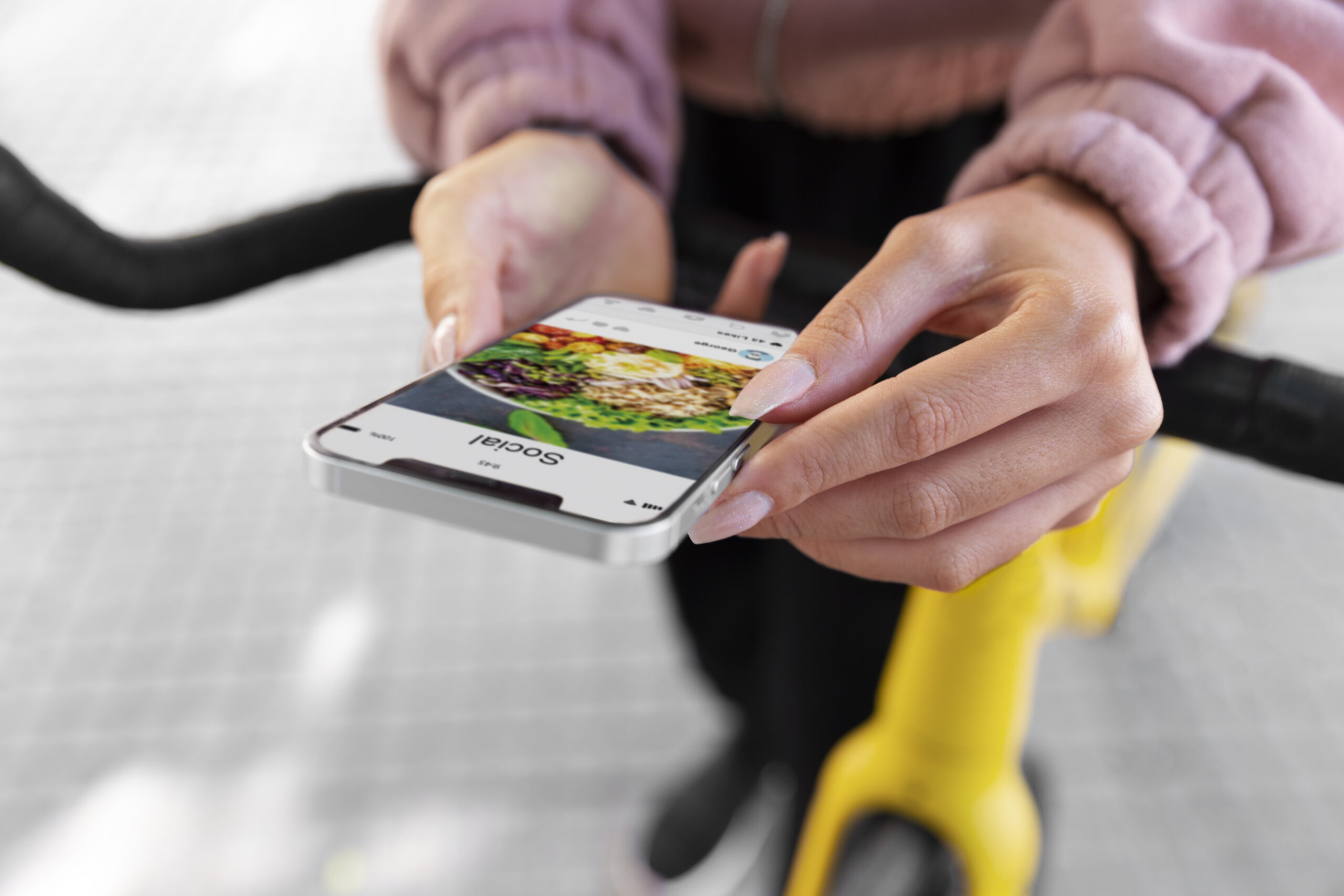 Key Factors for Developing an Effective Food Delivery App in 2024