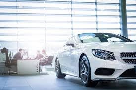 How to Choose a Car for Commuting Among Used Cars for Sale in Lahore?
