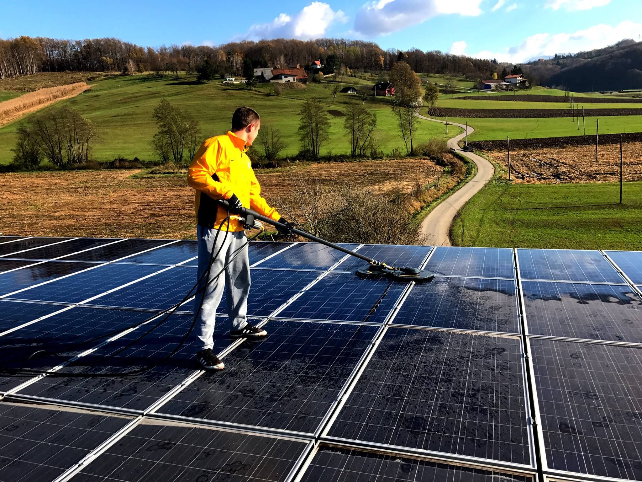 quality solar panel cleaning