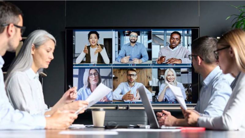 Soft Skills für Führungskräfte, die hybrid arbeiten