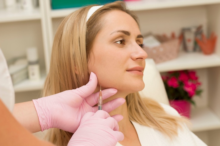 How Jawline Filler Injections Define Your Facial Contours