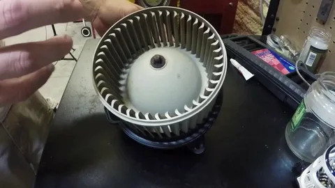 Nissan Pulsar fan blower motor