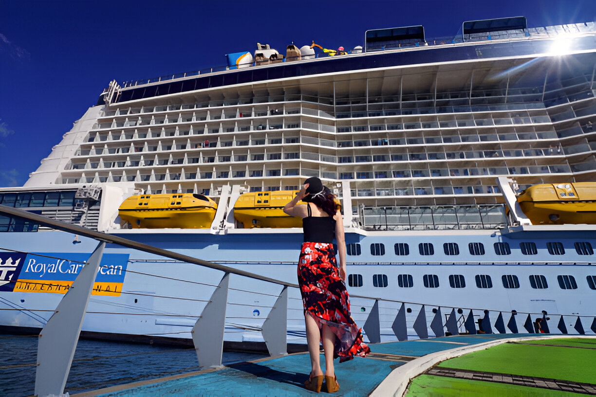 woman-looking-at-a-royal-caribbean-cruise-ship