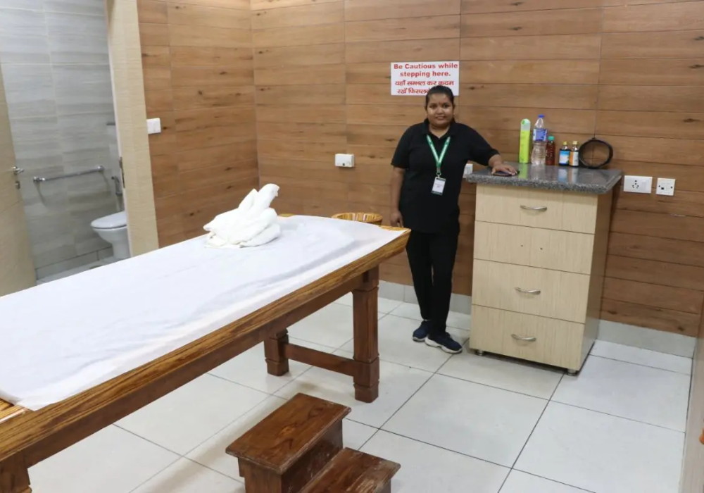 ayurvedic therapy centre in delhi