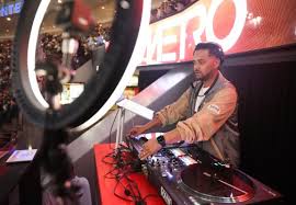 Live DJ Music in Metropolitan Chicago