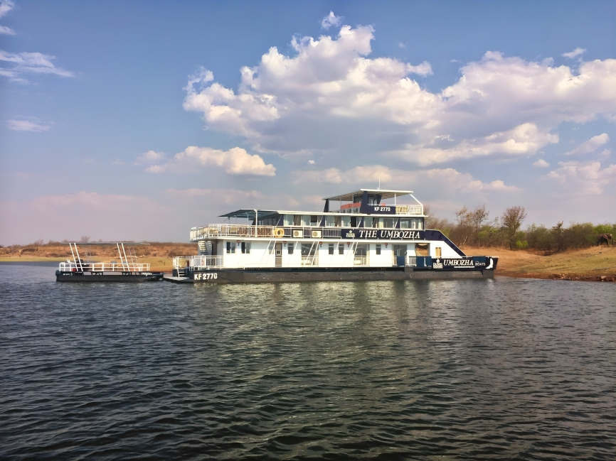 Lake Kariba – Houseboats, Sunsets, and Fishing