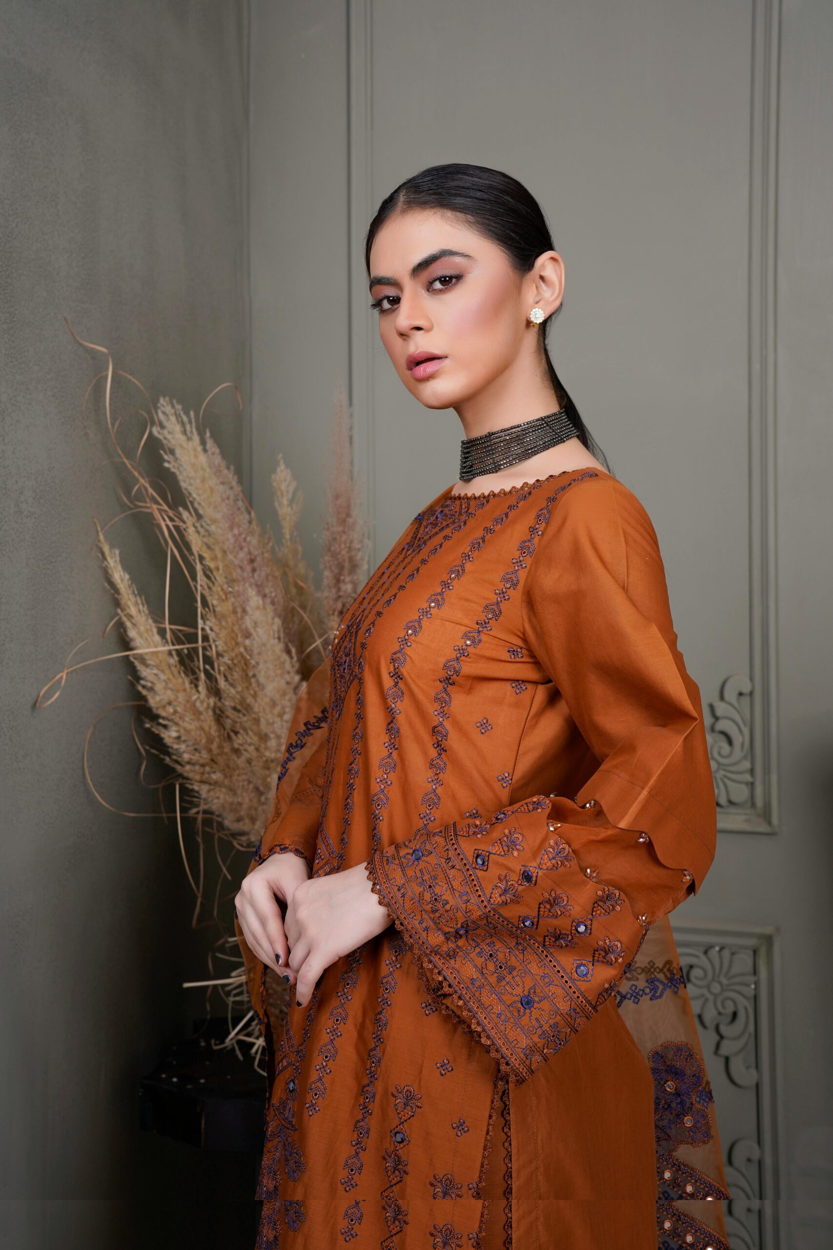 unstitched lawn suits
