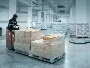 Reliable Cold Chain Logistics with Drivelo: Chiller Truck Rental in Dubai