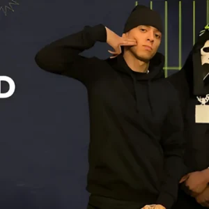 Syna World Puffer & Step Into Effortless Style